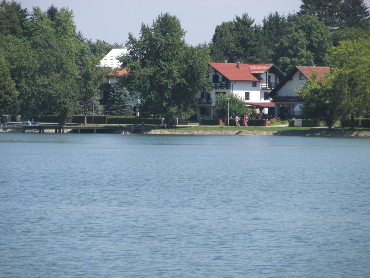 Apartmani Lovro Ogulin Exterior foto